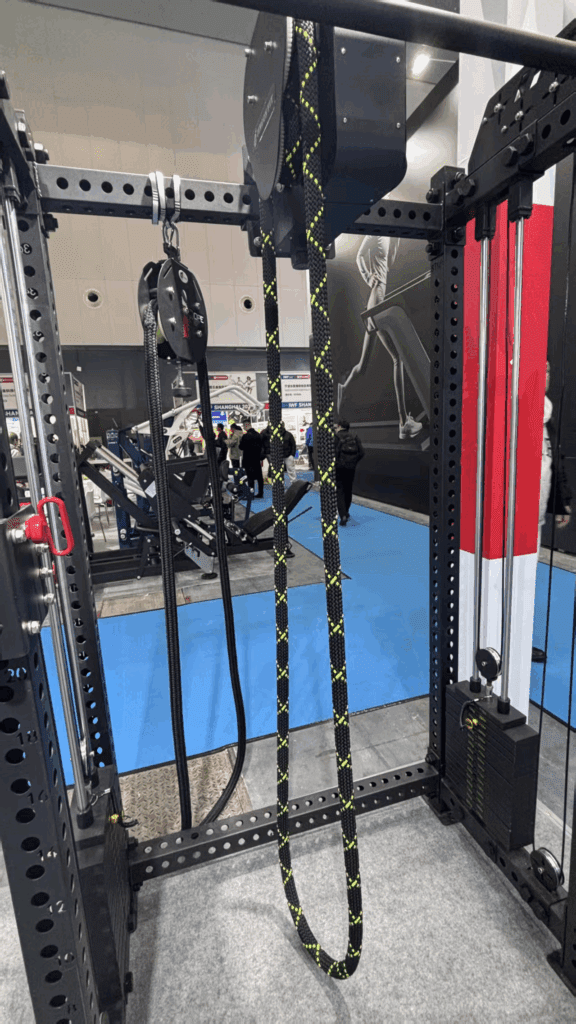 Build strength and endurance with our magnetic resistance rope pulling trainer machine. This multi-function station offers a dynamic workout that targets key muscle groups. It's a hot selling piece of equipment praised for its smooth performance and high-impact results.